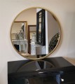Okrągłe lustro z minimalistyczną złotą ramą 90x90