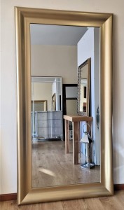 Eleganckie duże lustro w złotej ramie 100x190