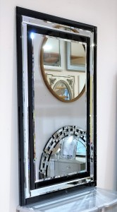 Prostokątne lustro w ramie srebrno czarnej 77x120