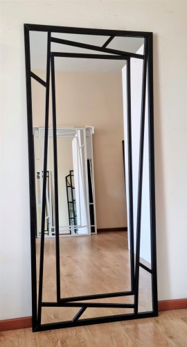 Designerskie lustro w czarnej geometrycznej ramie 80x180
