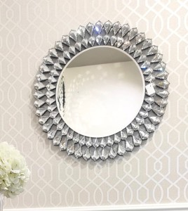 Okrągłe lustro w dekoracyjnej ramie 80x80