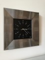 Zegar ścienny z kryształami Swarovskiego rama srebrna 43x43