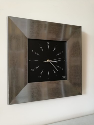 Zegar ścienny z kryształami Swarovskiego rama srebrna 43x43
