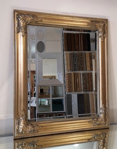 Stylowe lustro z ramą złotą 55x65
