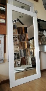 Proste lustro z ramą szklaną białą 80x170