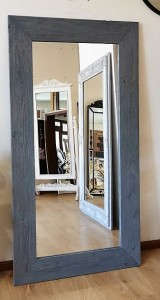 Duże lustro z szeroką popielatą ramą 90x170