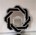 Dekoracyjne lustro srebrno czarne 80x80