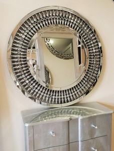 Lustro dekoracyjne z okrągłą ramą kryształową 80x80