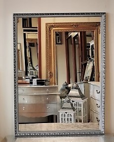 Lustro srebrne z ozdobną wąską ramą 60x80