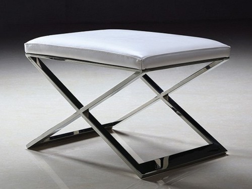 Nowoczesne siedzisko ze stali i białej skóry