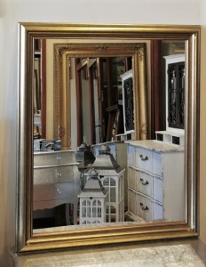 Piękne lustro z frezowaną ramą złoto miedzianą 70x80