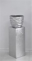 Donica 2027/1 26x33x33cm Srebrna z postumentem