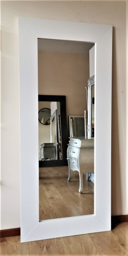 Duże lustro z białą szeroką ramą 80x180