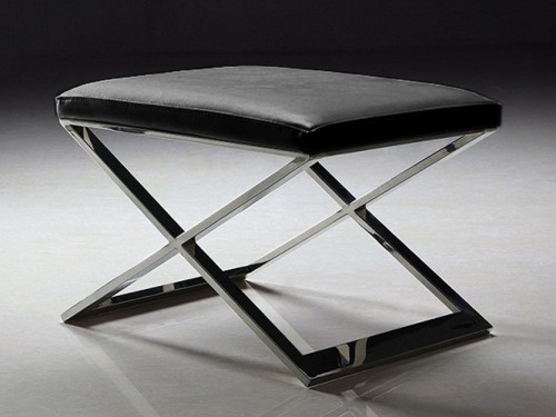 Nowoczesne siedzisko ze stali i czarnej skóry