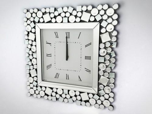 Zegar ścienny z ramą kryształową ażurową 50x50 